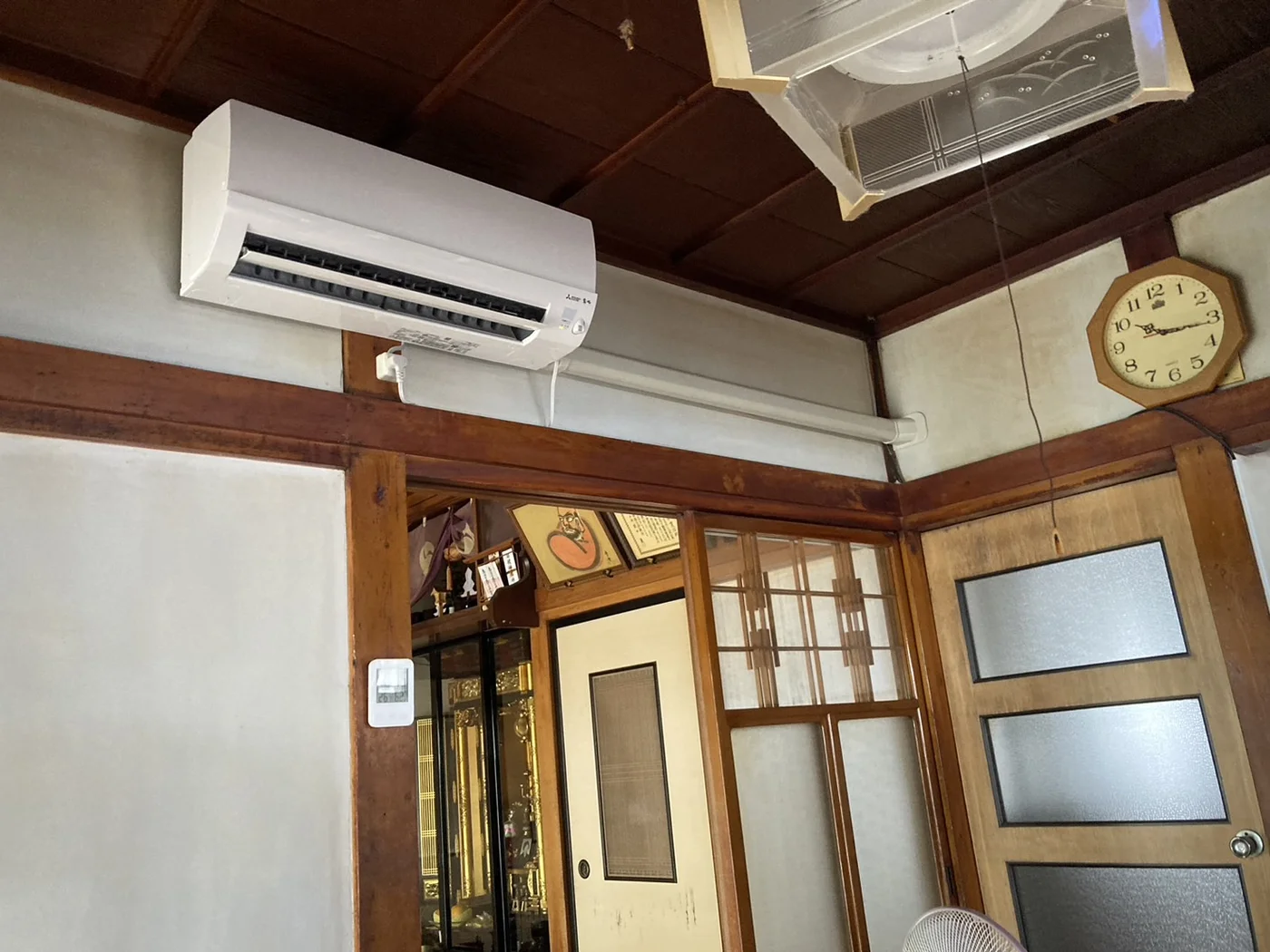 酒田市で新設したKXV2826室内機と配管の施工例