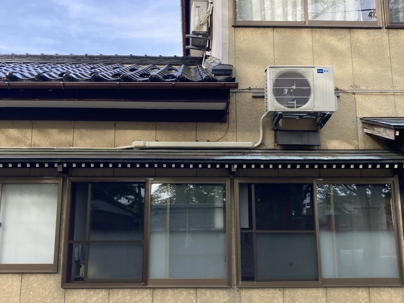 酒田市E様邸 エアコン交換後 室外機（三菱霧ヶ峰 BXVシリーズ）