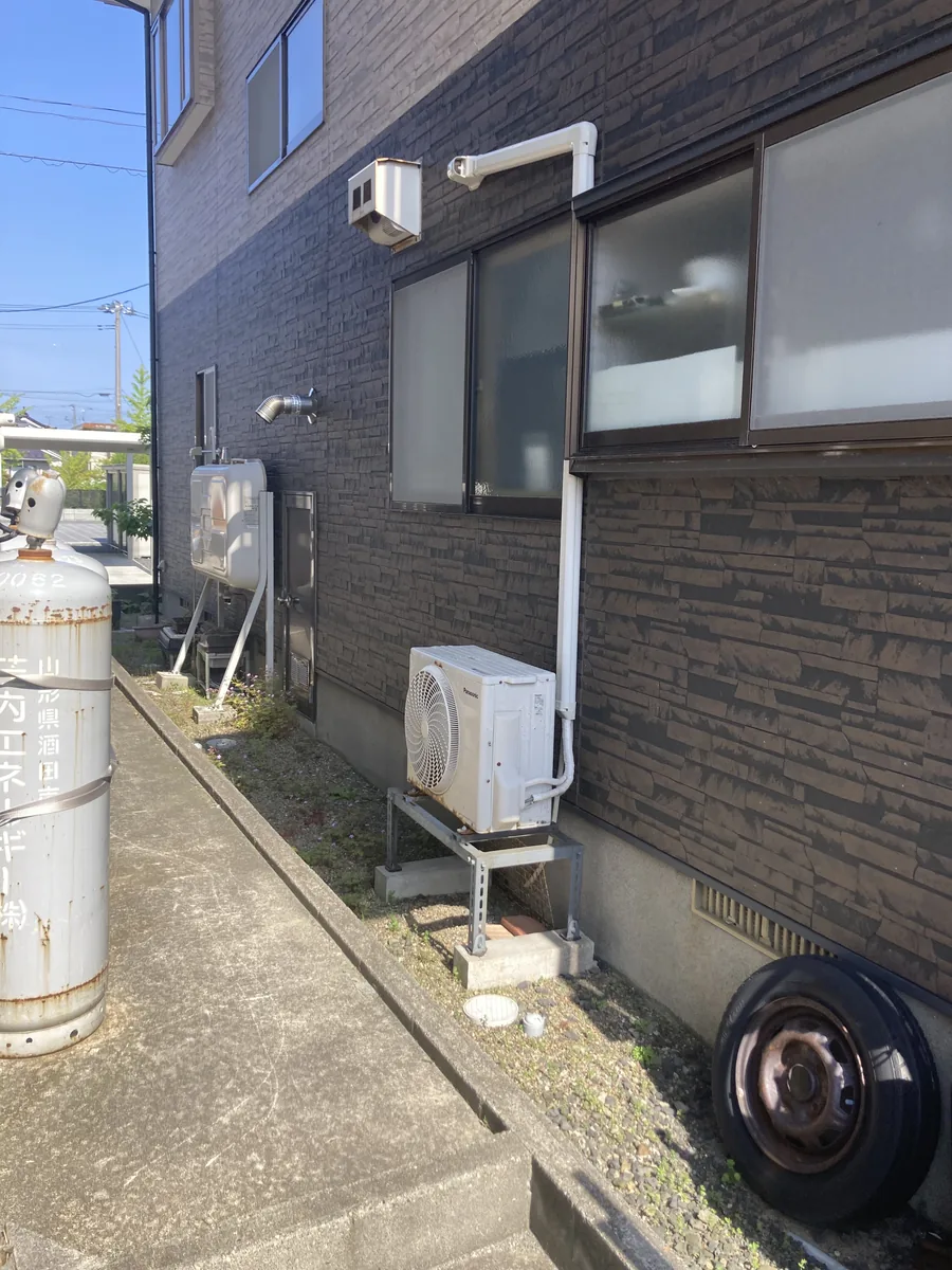 酒田市 10畳用エアコン交換前 室外機（Panasonic製・経年使用）