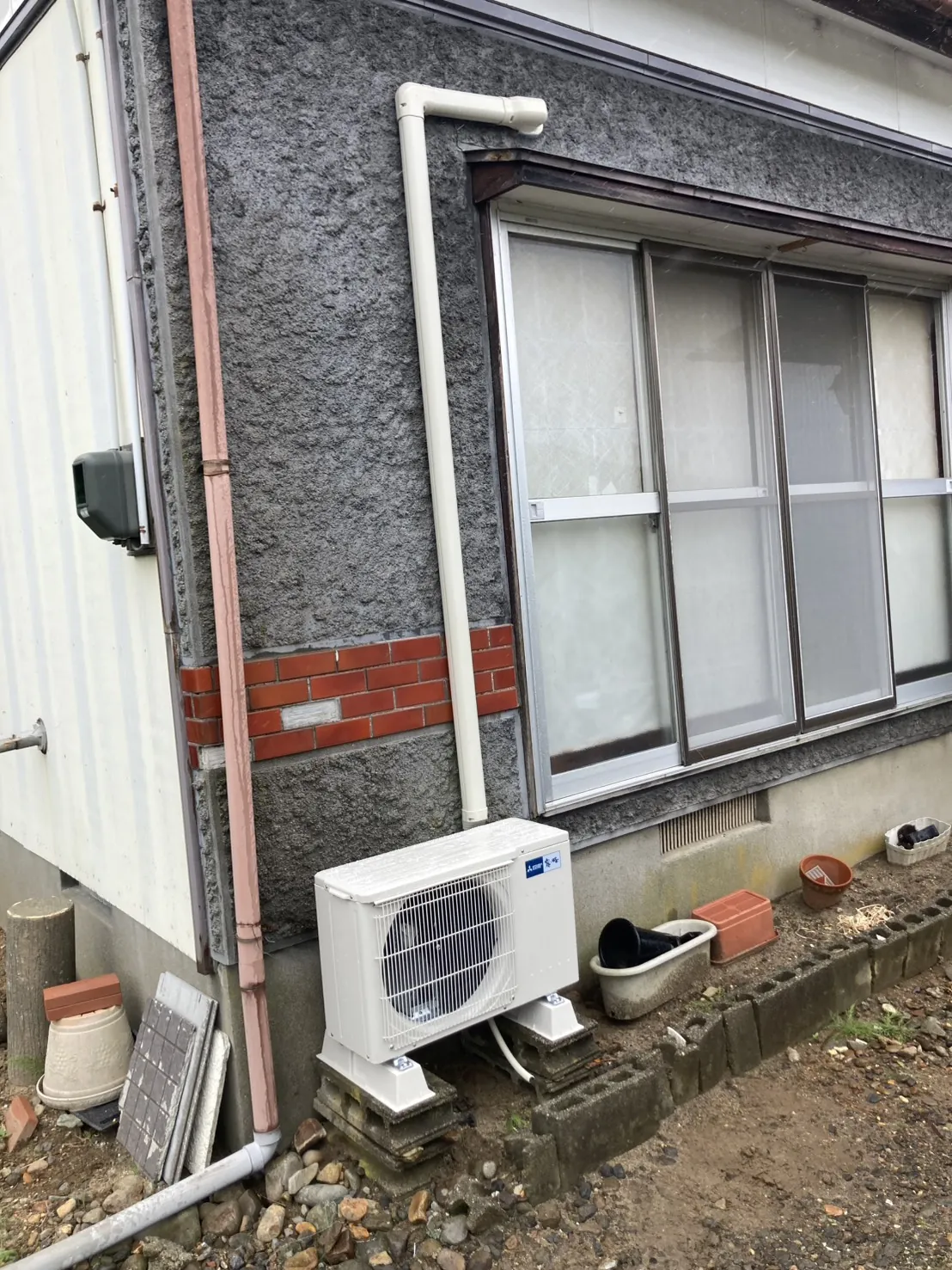 酒田市 エアコン交換後の室外機（三菱電機 霧ヶ峰）