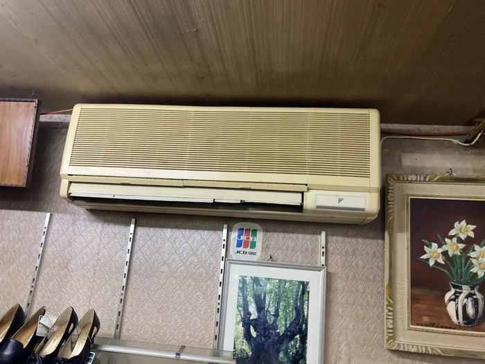 酒田市 交換前の室内機（三相200Vで動く業務用パッケージエアコン）
