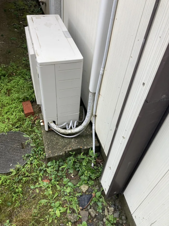 酒田市 交換前の室外機（大型の業務用室外機）