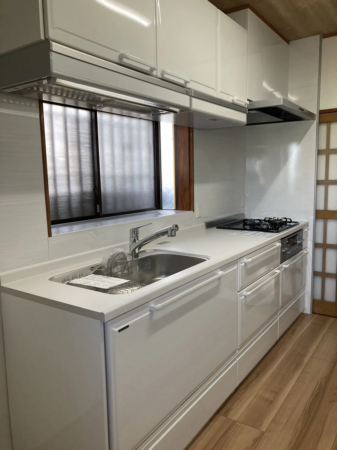 庄内町星﨑様邸 キッチンリフォーム後（システムキッチン・吊戸棚付き）