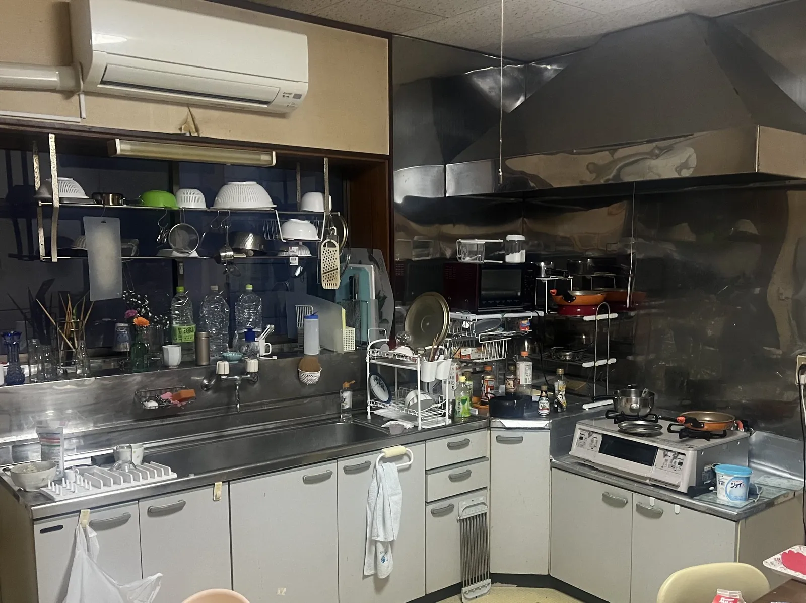 遊佐町村上様邸 キッチンリフォーム前（旧式セクショナルキッチン）