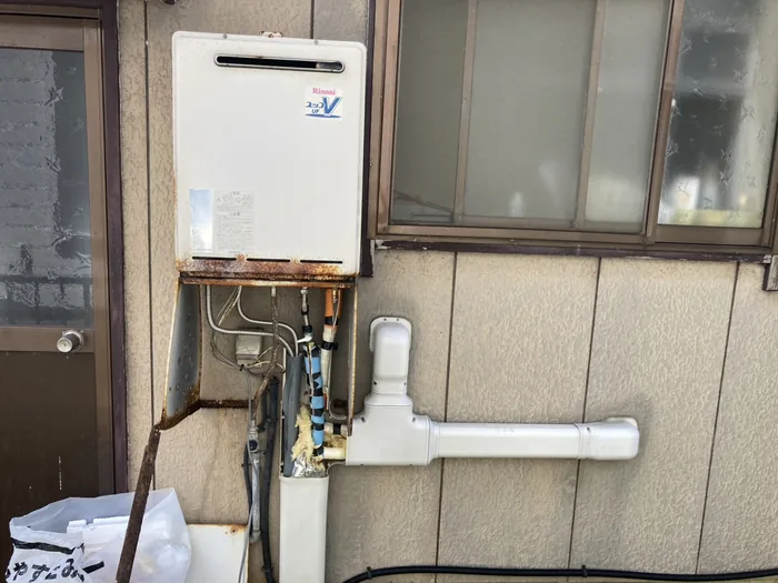 酒田市 交換前のガスふろ給湯器（サビの進んだリンナイ製ユッコUF）