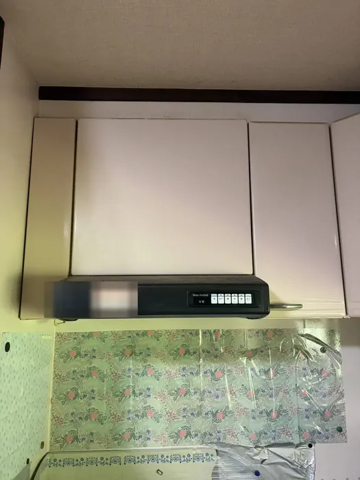 酒田市 レンジフード交換前（長年使用した深型フード）