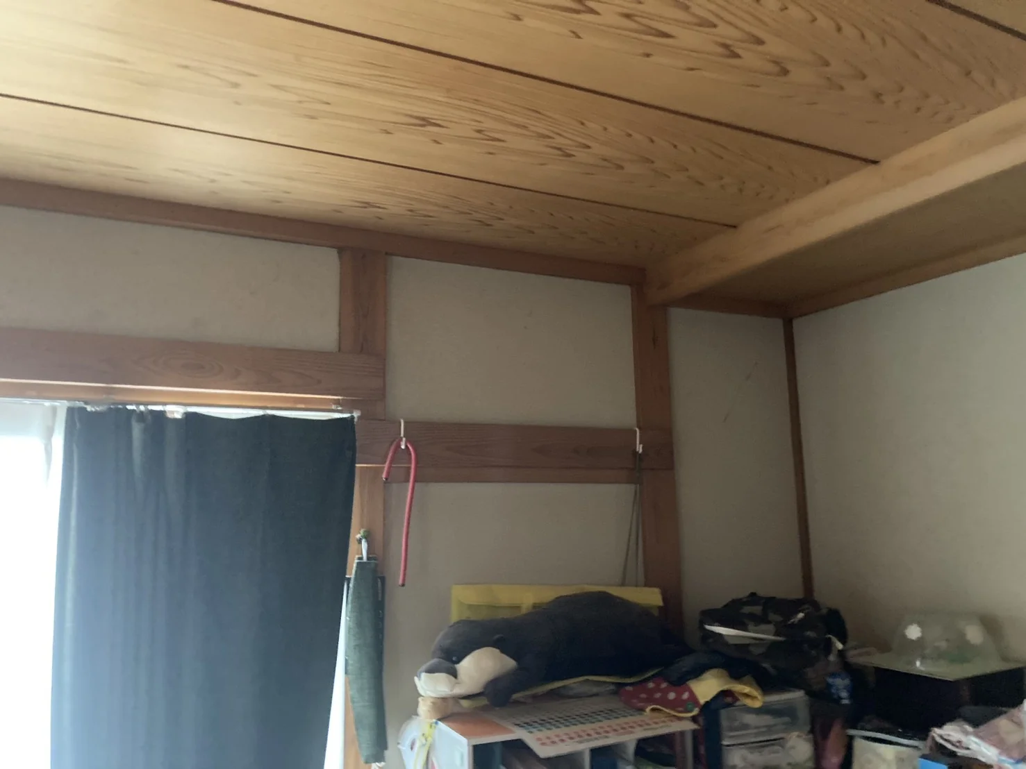 酒田市 和室のエアコン工事・屋根上に室外機を設置 室内機・施工前