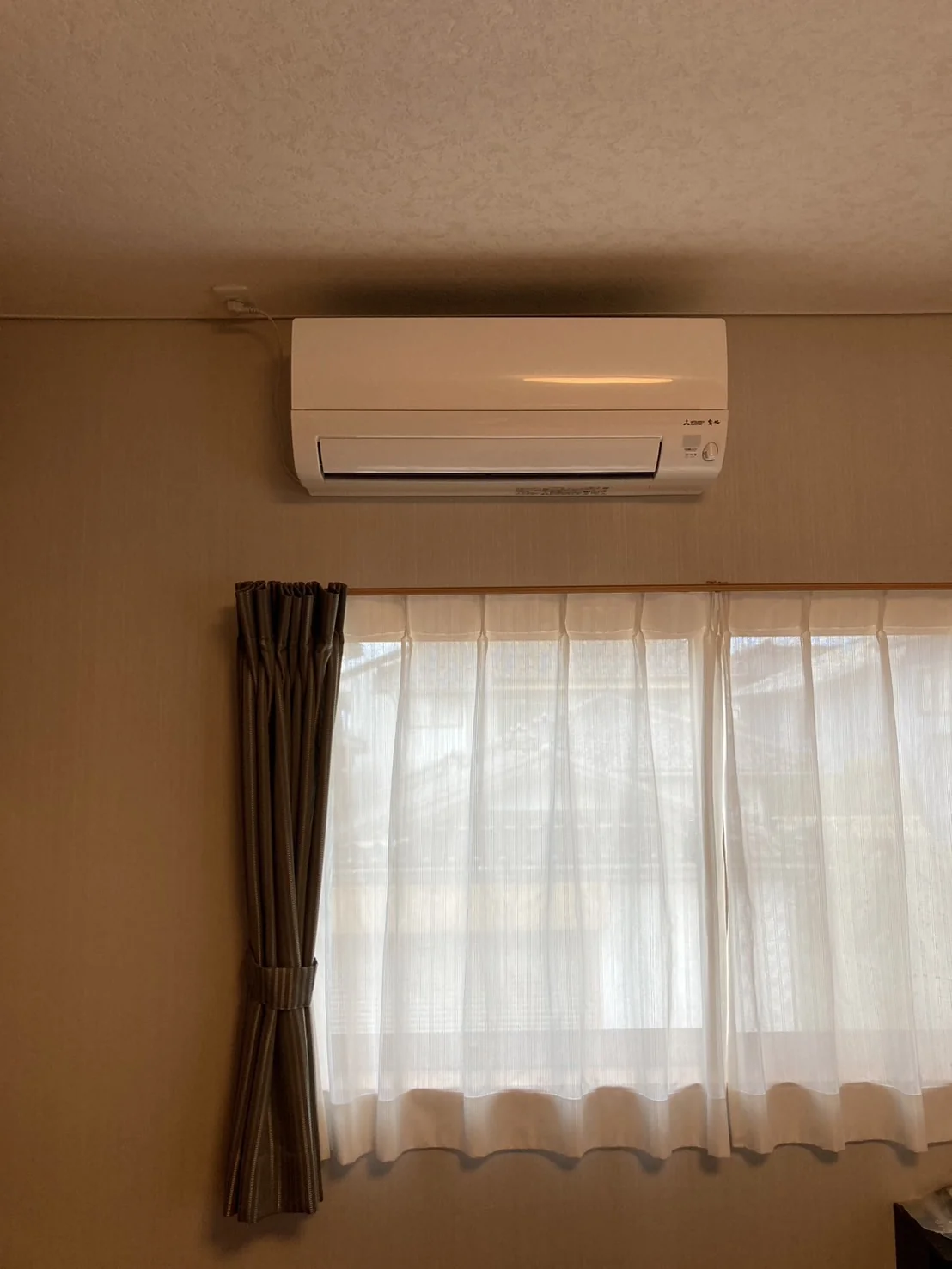 酒田市 三菱電機 AXVシリーズへエアコン交換 室内機・施工後