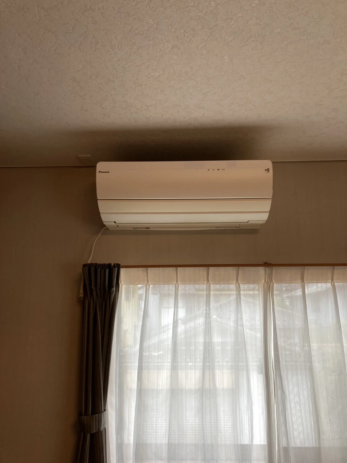 酒田市 三菱電機 AXVシリーズへエアコン交換 室内機・施工前