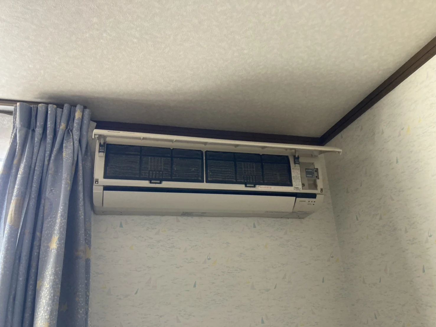 灯油暖房付きエアコンを霧ヶ峰へ交換(酒田市) 室内機 施工前