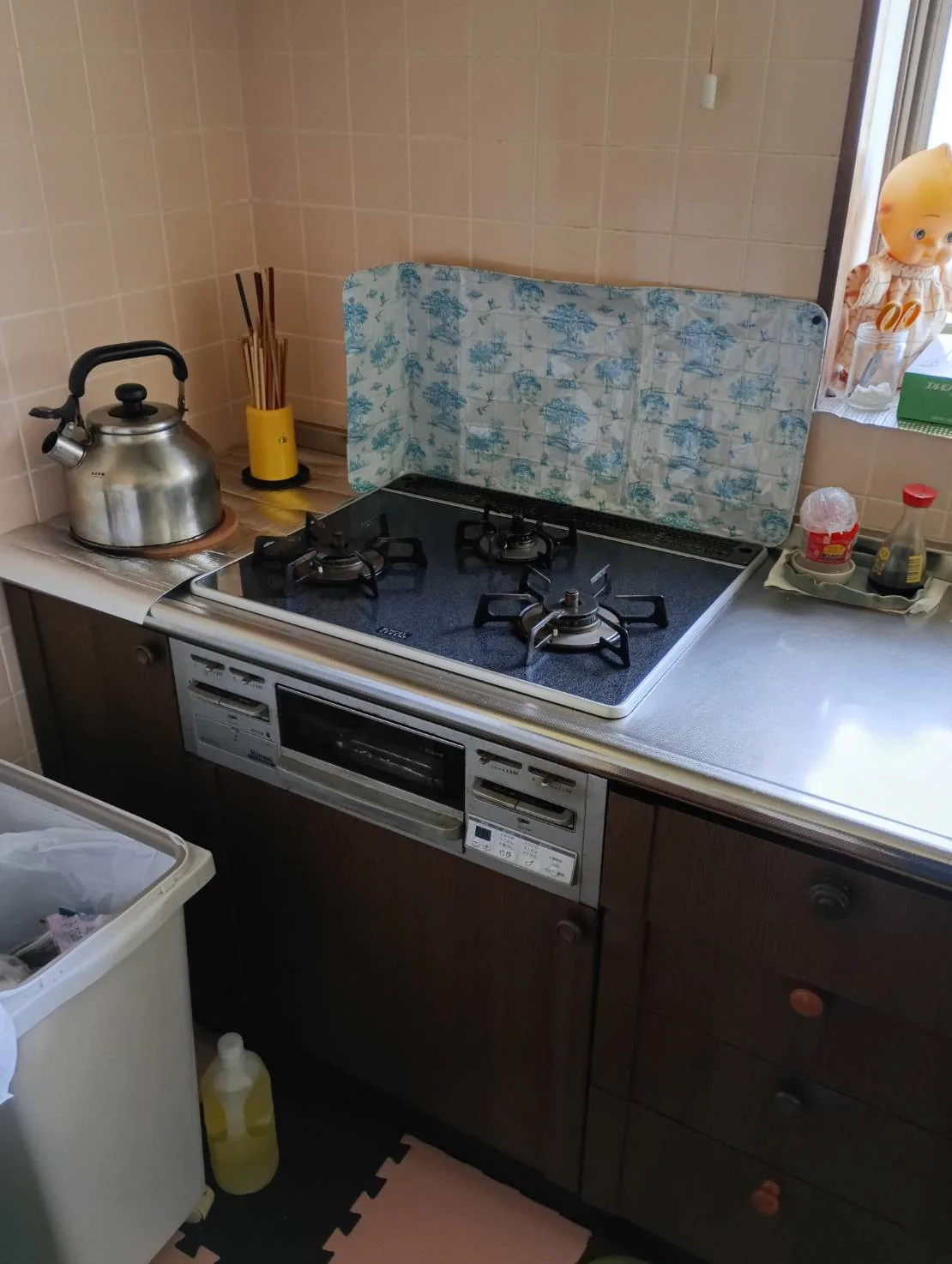 酒田市若宮町M様邸 ビルトインコンロ交換前（10年使用）