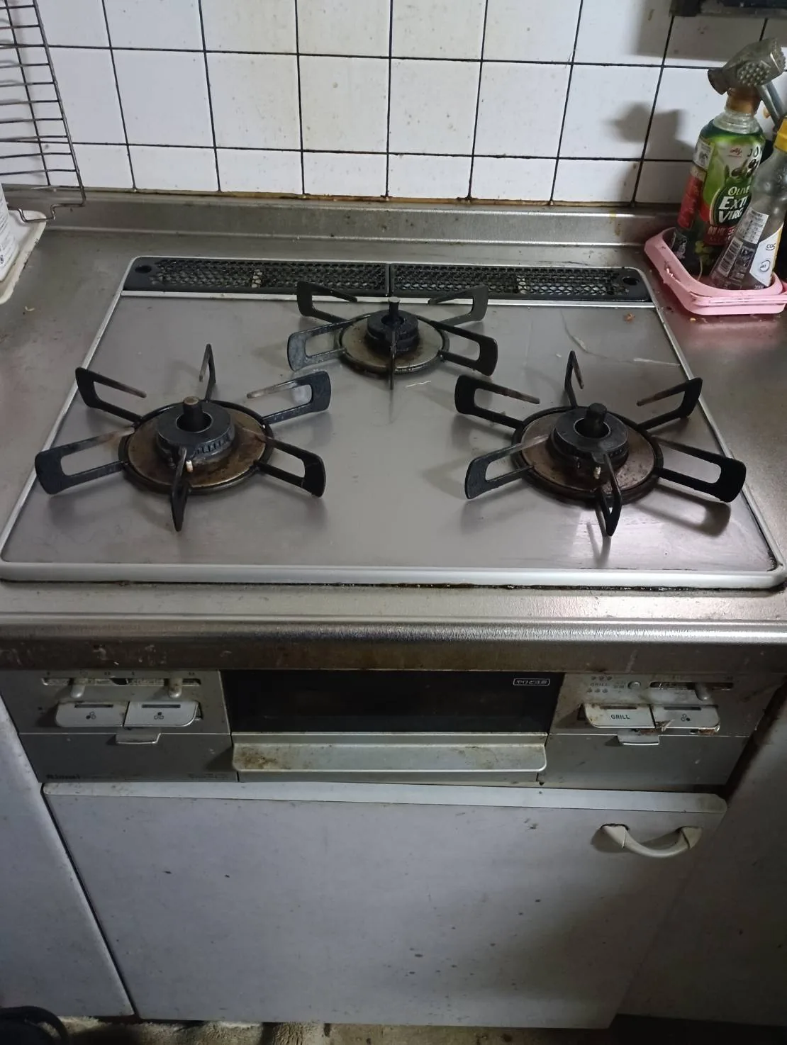 酒田市東大町H様邸 ビルトインコンロ交換前（10年使用）